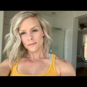 Meet your Posher, Monique